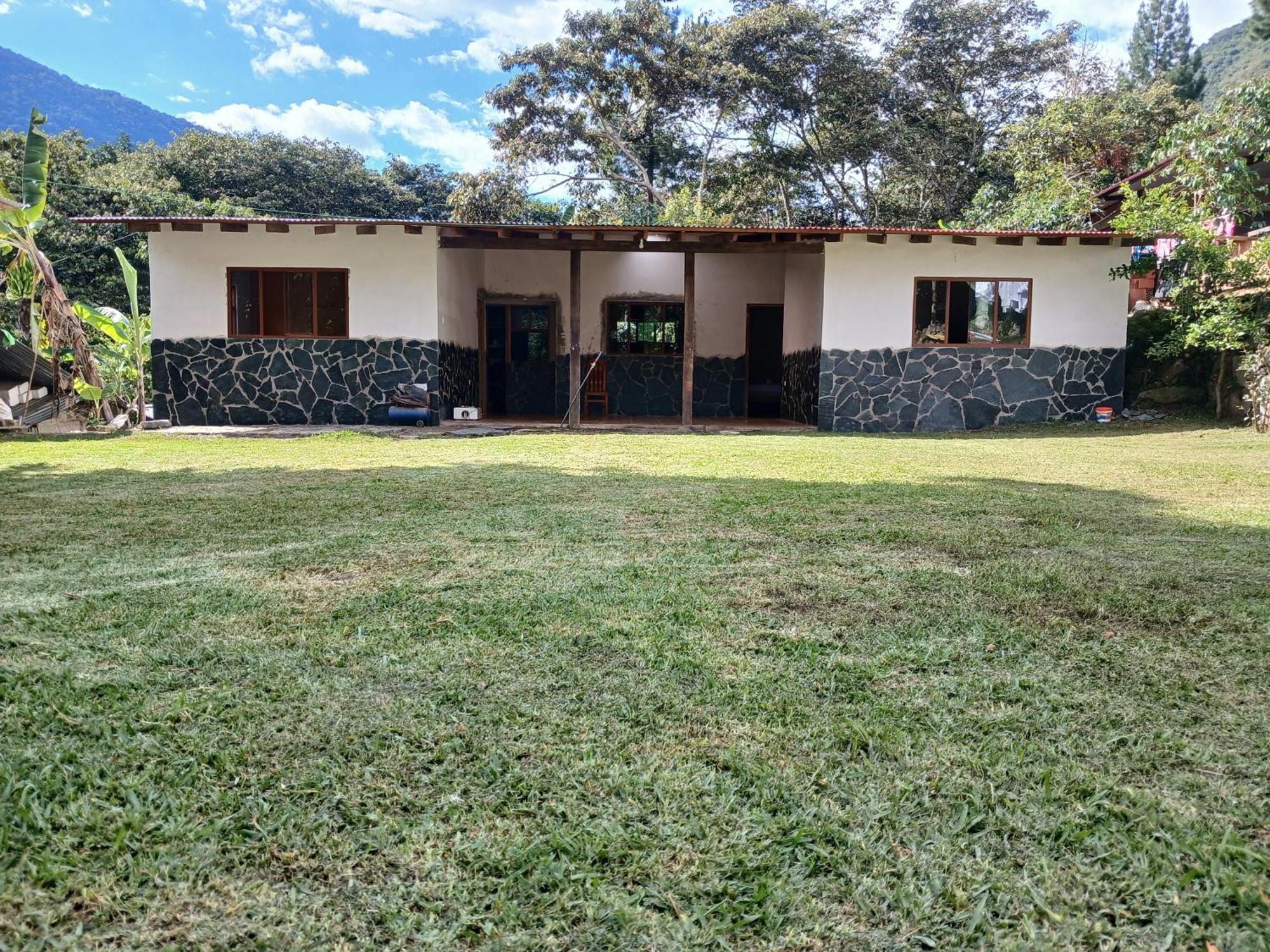 Lia B&B Lucmabamba Sahuayaco Exterior foto